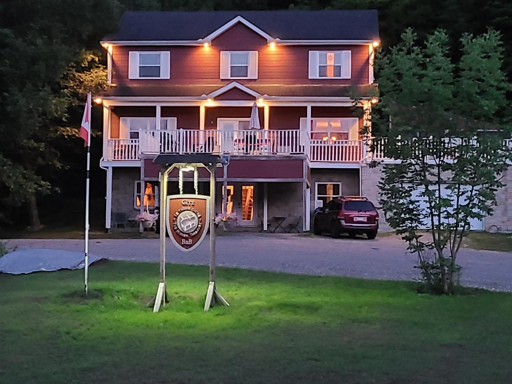 Gite Le Tresor Cache Bed & Breakfast Chelsea Екстериор снимка