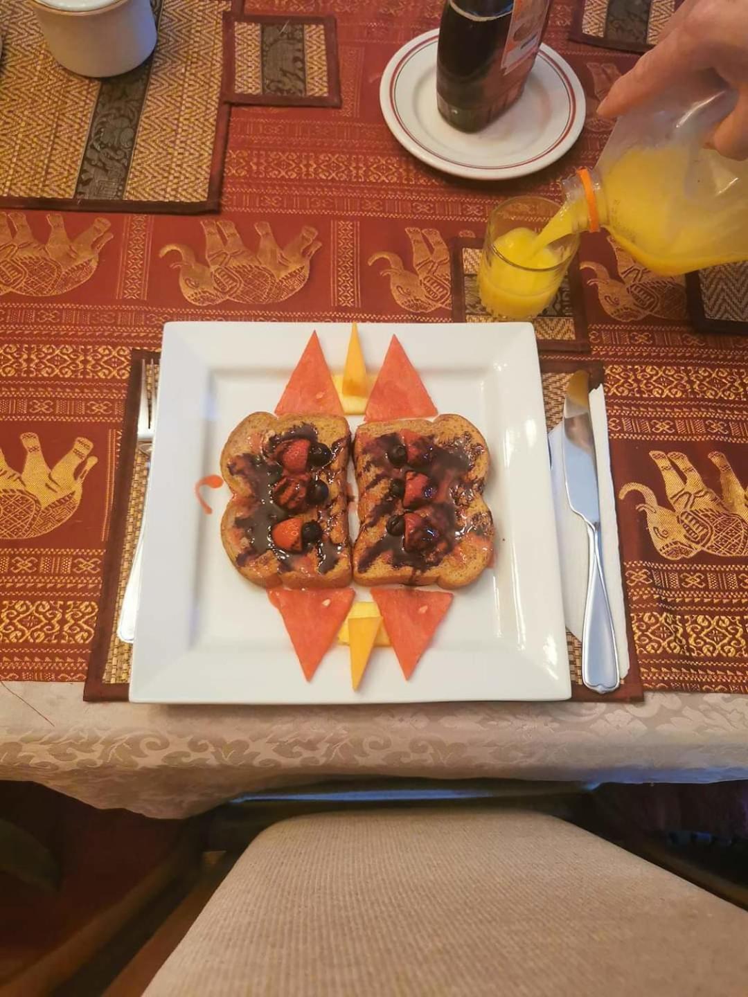 Gite Le Tresor Cache Bed & Breakfast Chelsea Екстериор снимка