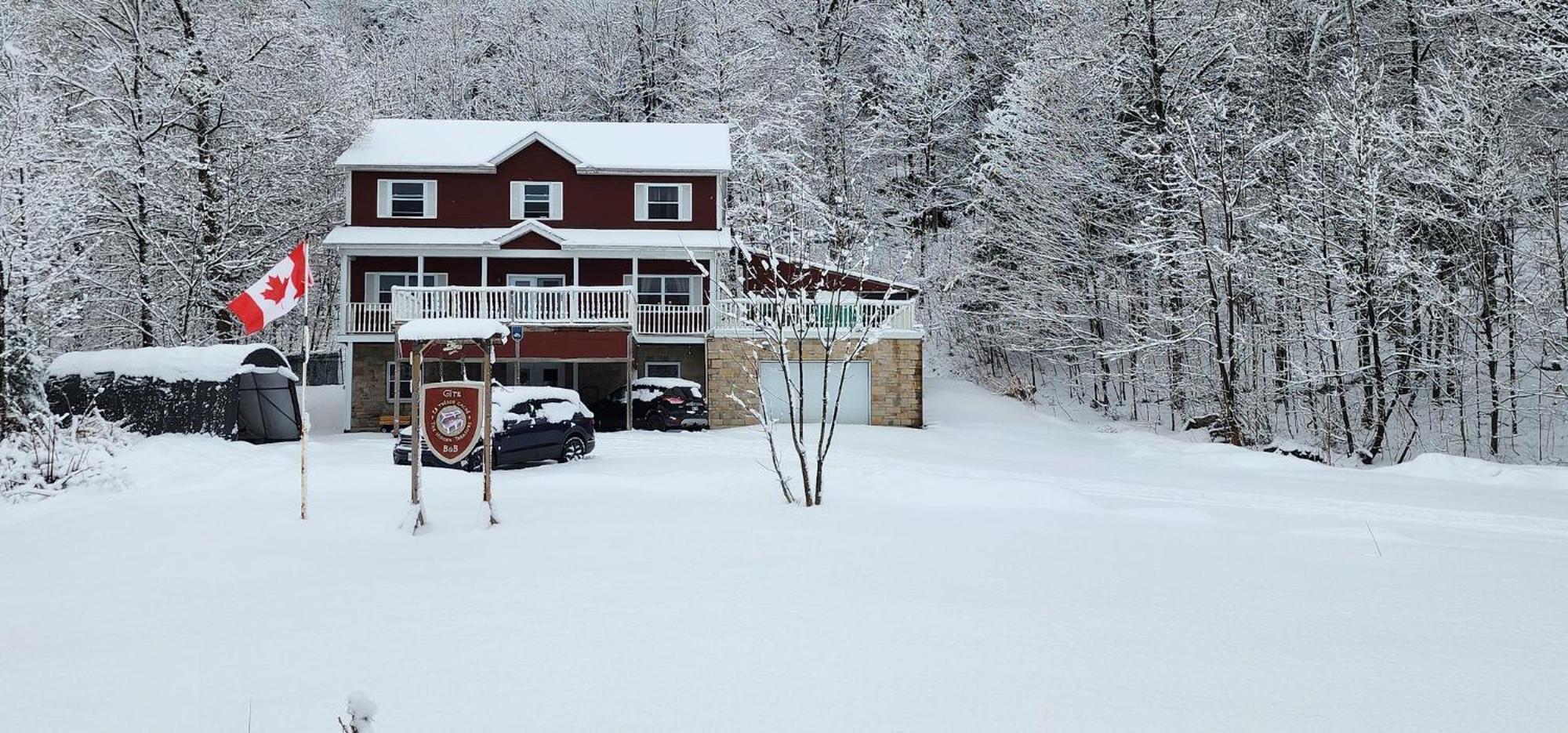 Gite Le Tresor Cache Bed & Breakfast Chelsea Екстериор снимка