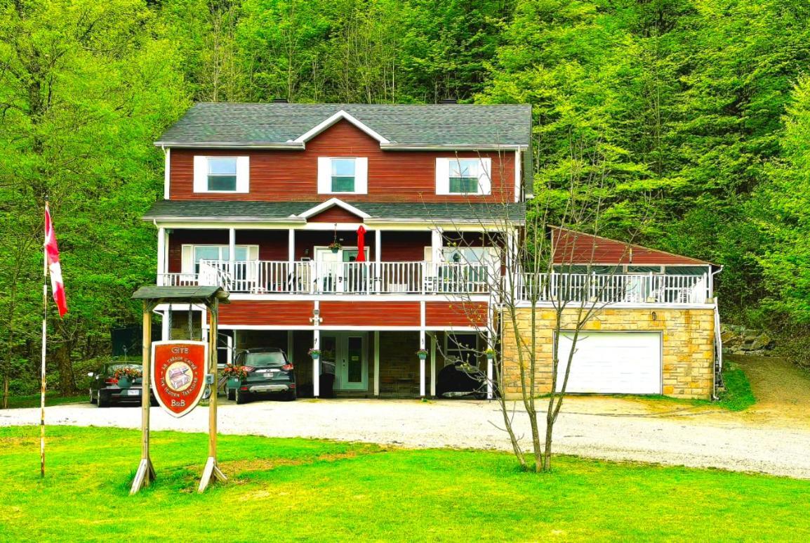 Gite Le Tresor Cache Bed & Breakfast Chelsea Екстериор снимка